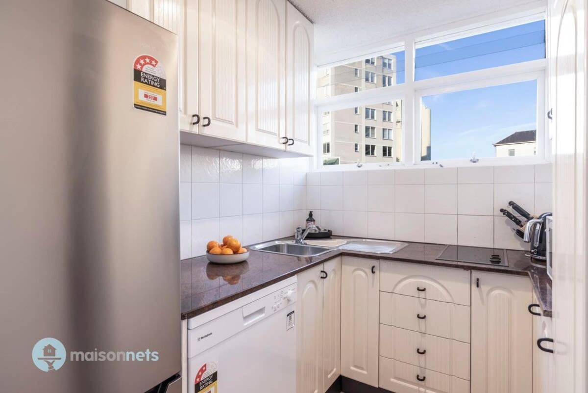 Studio Apt With Parking Balcony & Water Views Sydney Exterior photo